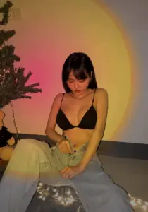 น้องเฟิร์น ชลลดา เน็ตไอดอลสาวสวย
